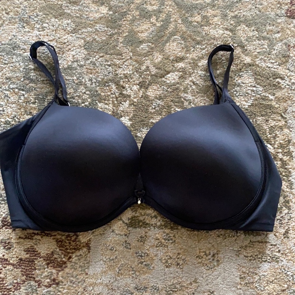 Victoria’s Secret black underwire bra